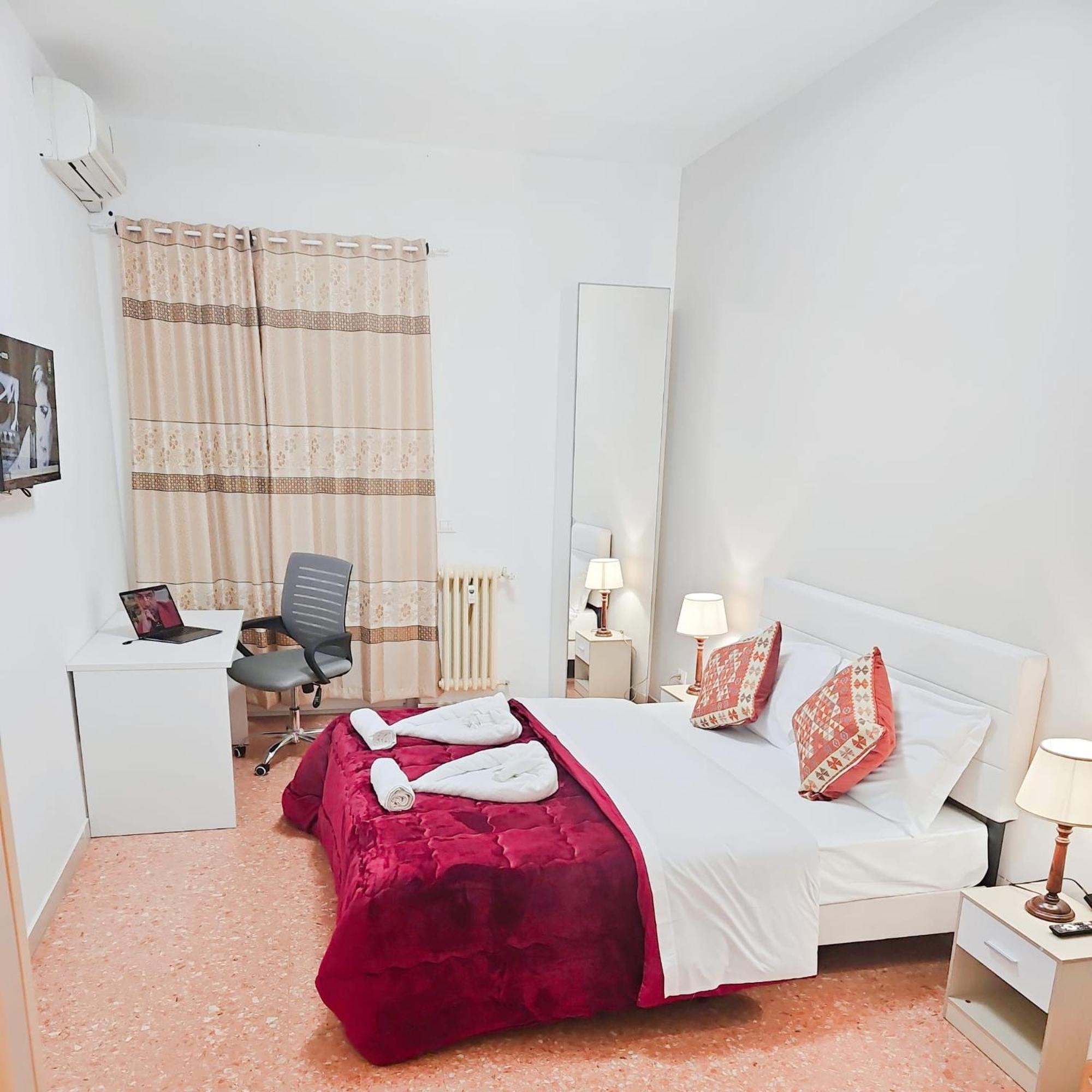 Palace 2 Apartment *
